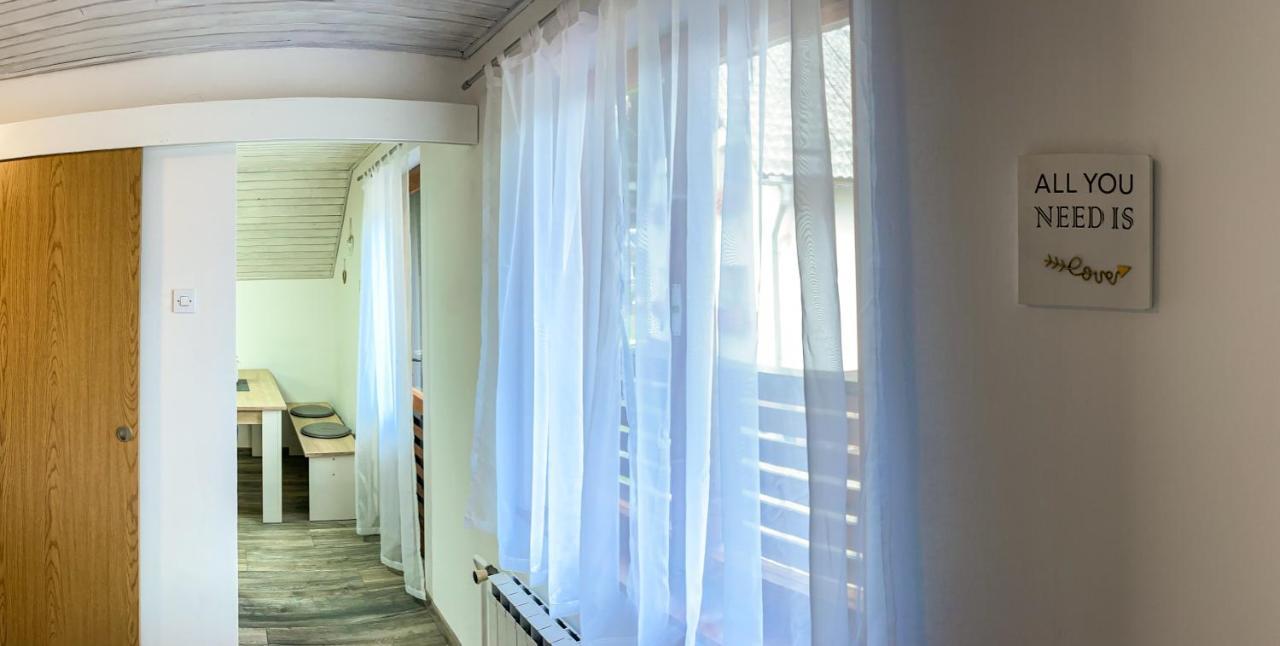 Apartma Petra Ravnik - Wanderer'S Hut Appartamento Bohinj Esterno foto
